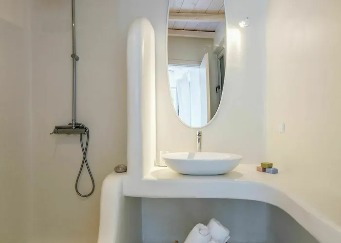 Aegean Lighthouse * Fanari (Mykonos)